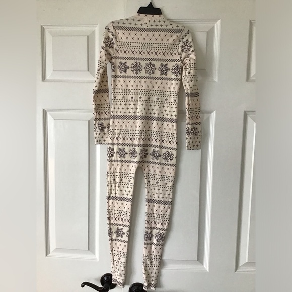 SKIMS Logo Pointelle Henley Onesie - Picture 11 of 16